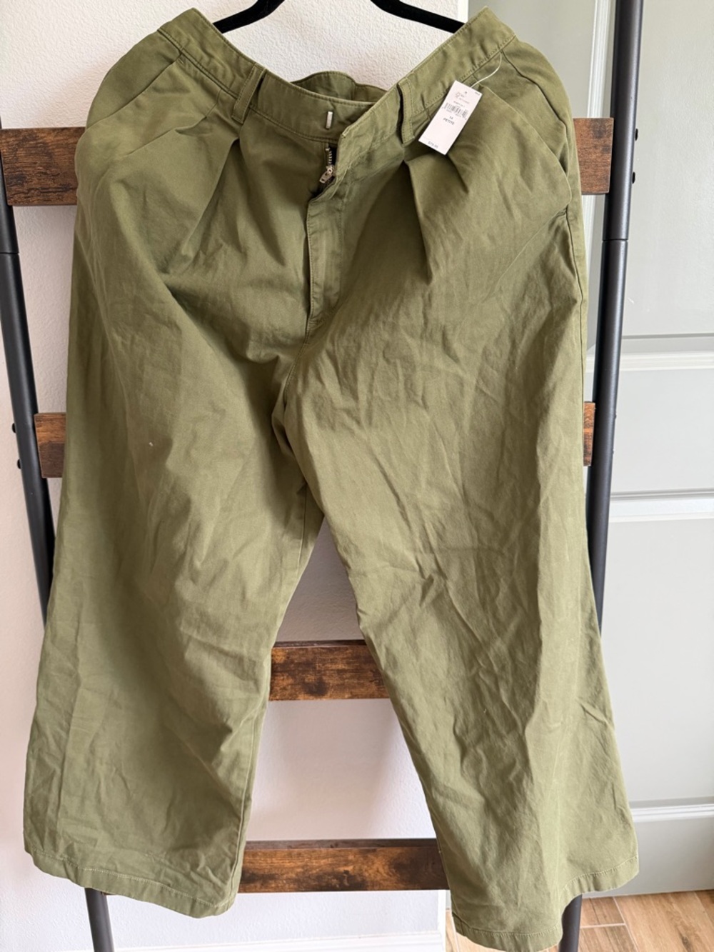 GAP Olive Green Pleated Women, Sz 14 Petite